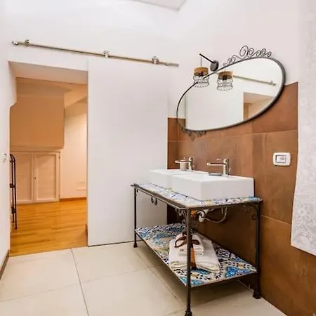 Apartment Alle Antiche Mura Del Mercato Di Ballaro Palermo